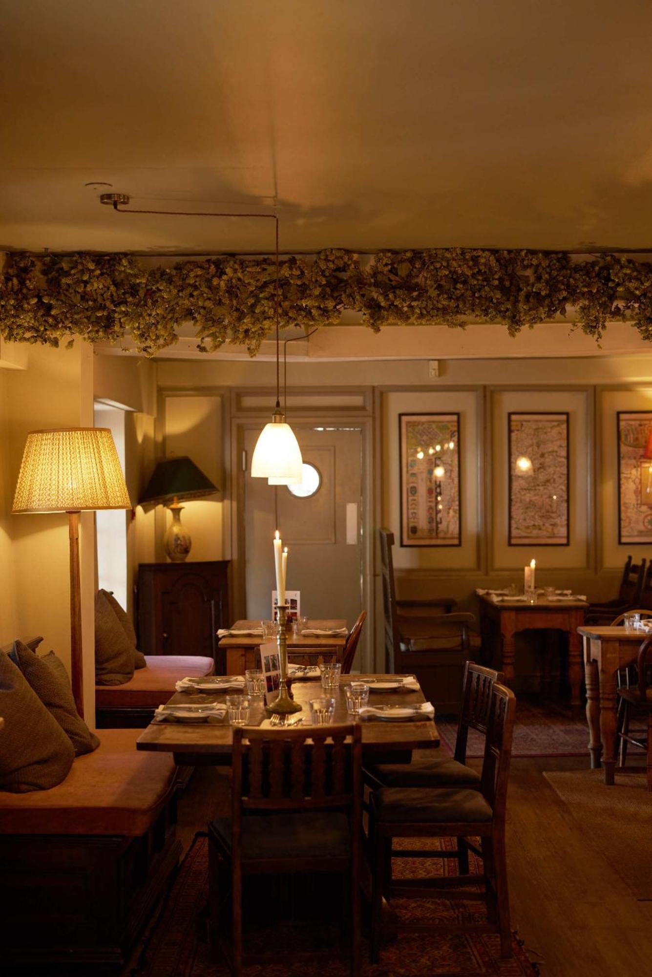 Отель The Grosvenor Arms Hindon Экстерьер фото