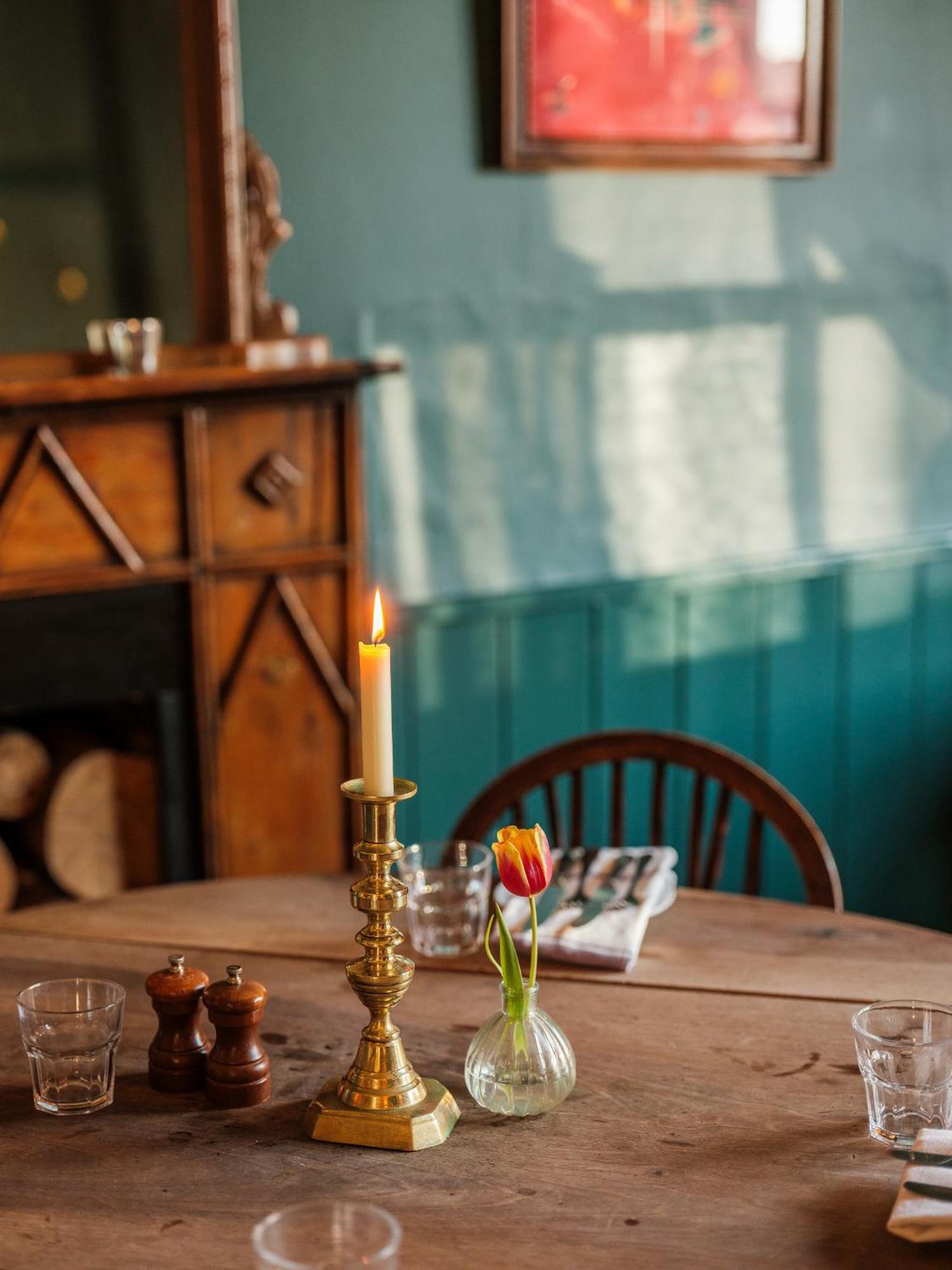 Отель The Grosvenor Arms Hindon Экстерьер фото