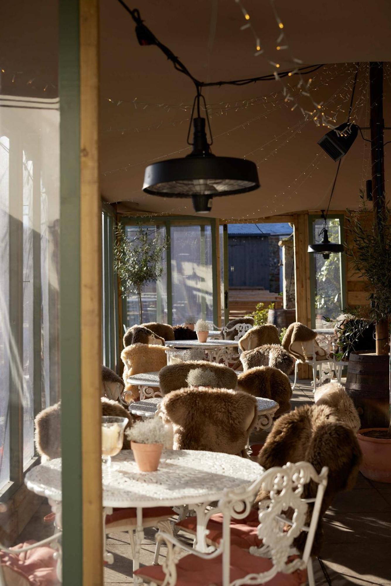 Отель The Grosvenor Arms Hindon Экстерьер фото