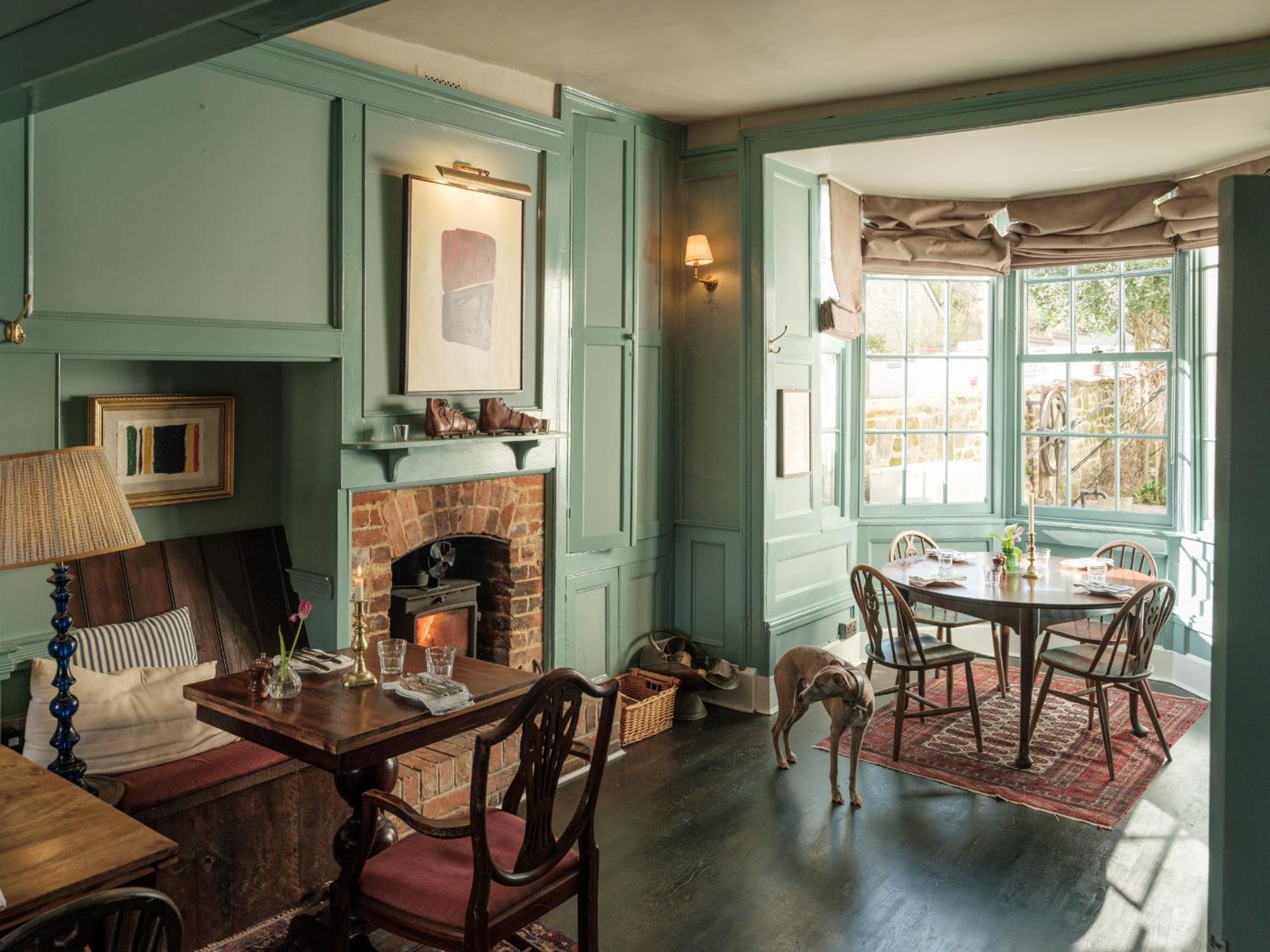 Отель The Grosvenor Arms Hindon Экстерьер фото