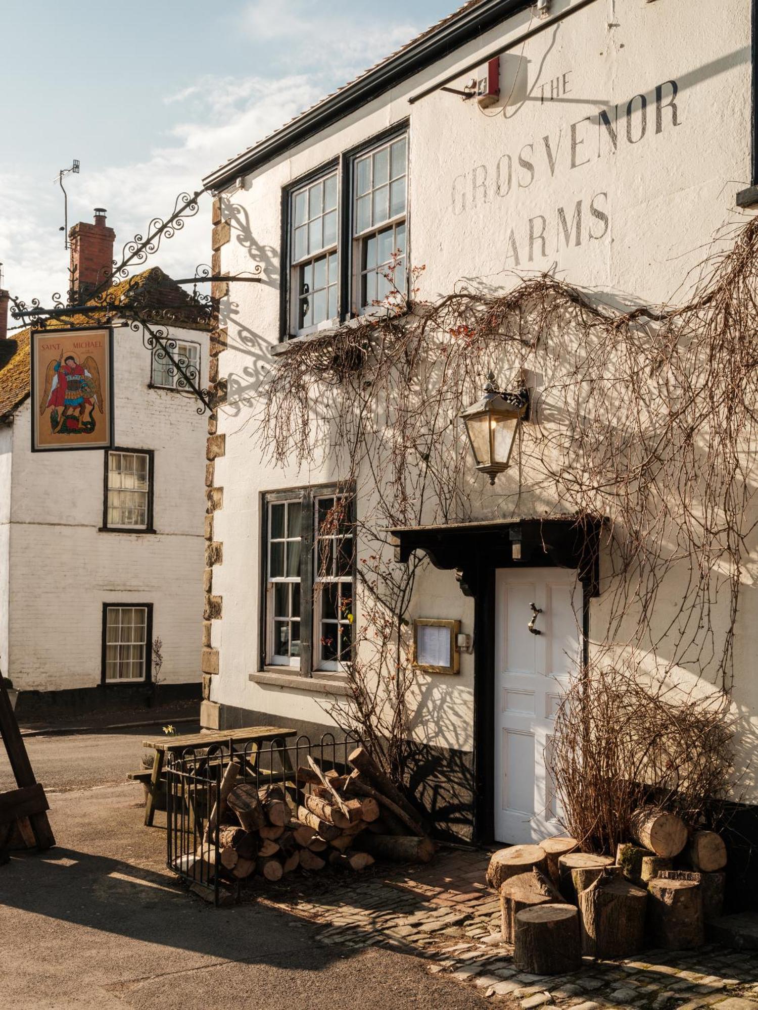 Отель The Grosvenor Arms Hindon Экстерьер фото
