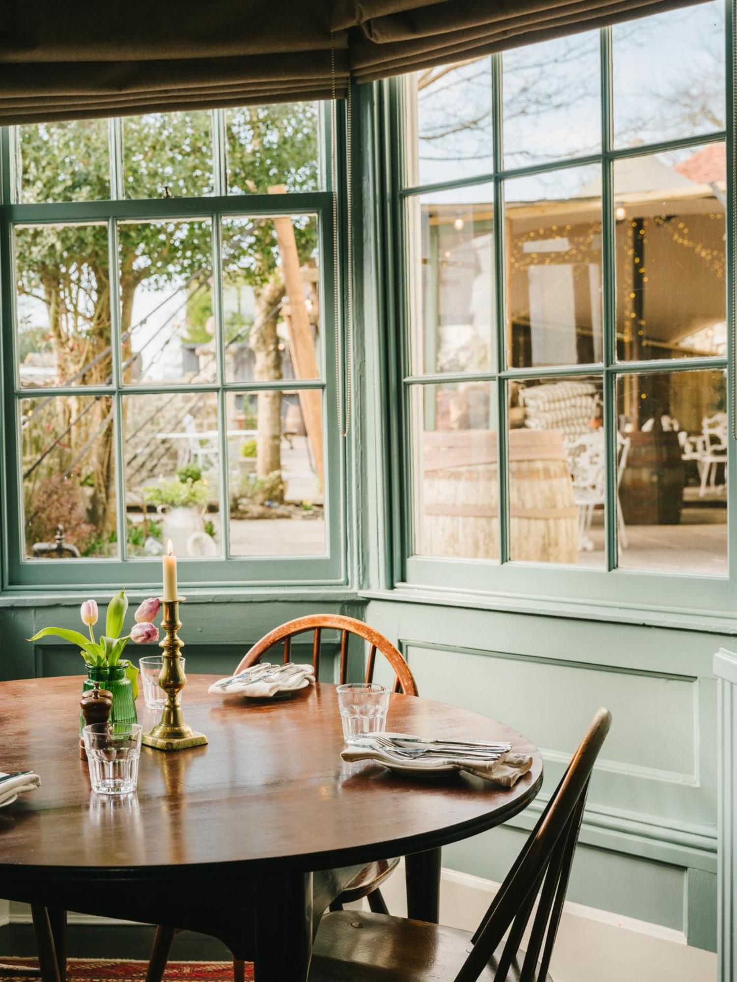Отель The Grosvenor Arms Hindon Экстерьер фото